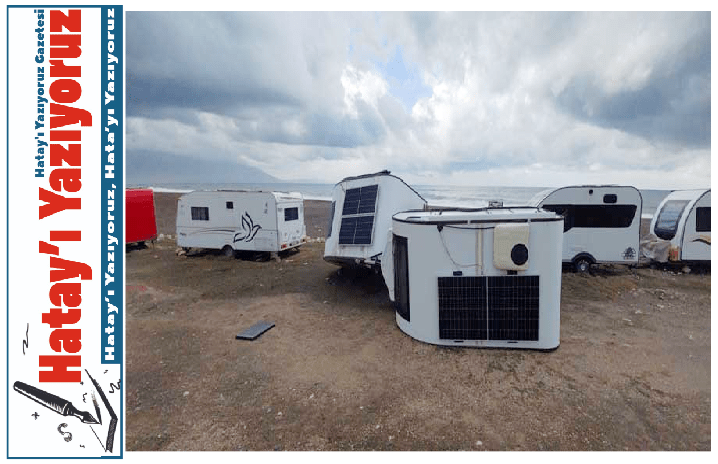 SAMANDAĞ’DAKİ FIRTINA SAHİLDEKİ KARAVANLARI DEVİRDİ