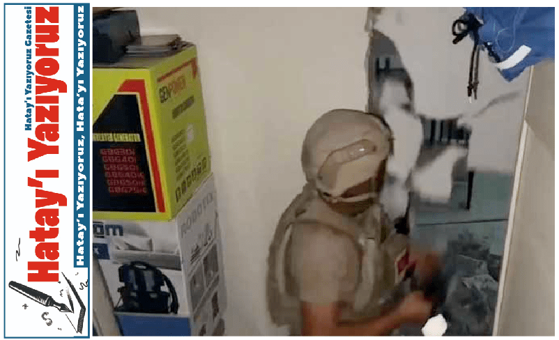 FİRARİ HÜKÜMLÜLER GİZLİ BÖLMEDE YAKALANDI!